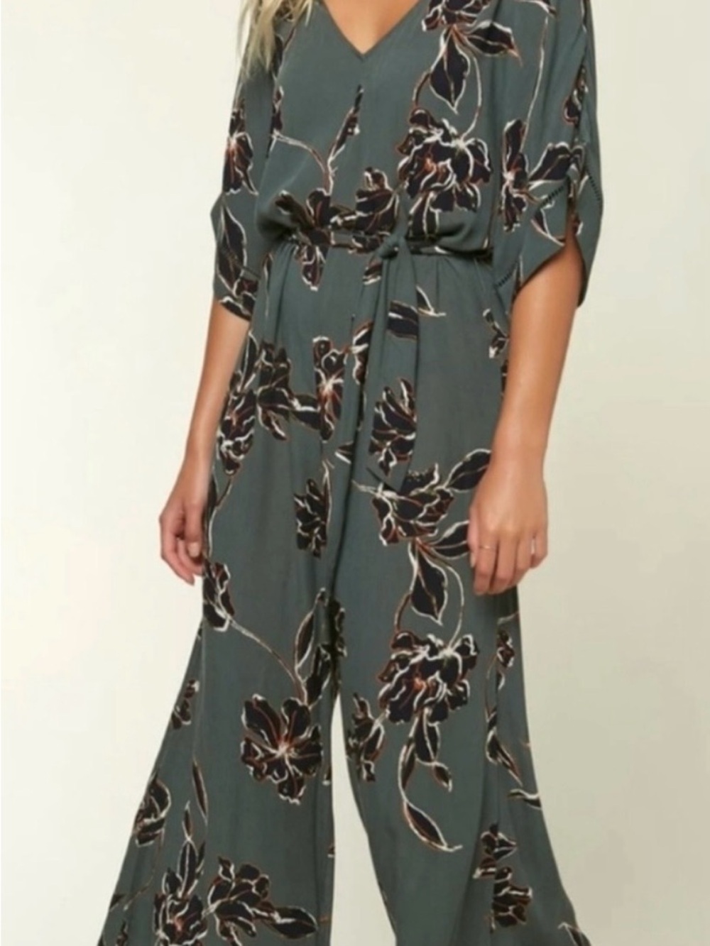 Size Medium O’Neill Kendall Floral Jumpsuit Romper